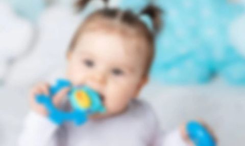 Cep Telefonu Almak İçin 8 Aylık Bebeğini Sattı