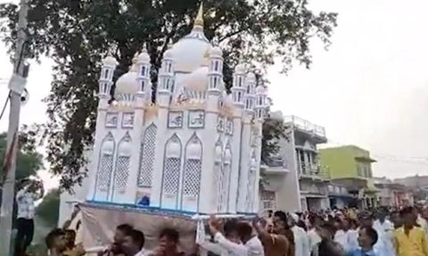 Hindistan'da Muharrem Ayı Etkinliğinde Elektrik Kazası: 4 Ölü