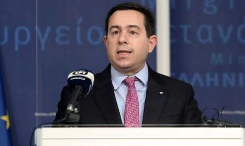 Yunanistan'da Vatandaşı Koruma Bakanı İstifa Etti