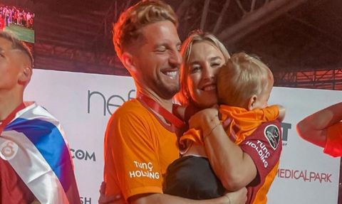 Galatasaray'ın Belçikalı 10 Numarası Dries Mertens'in Eşi Kat Kerkhofs Napoli'de Ölüm Tehditleri Aldığını Açıkladı