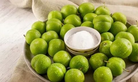 Yeşil Erik: Lezzeti ve Faydaları ile Bilinçli Tüketmek