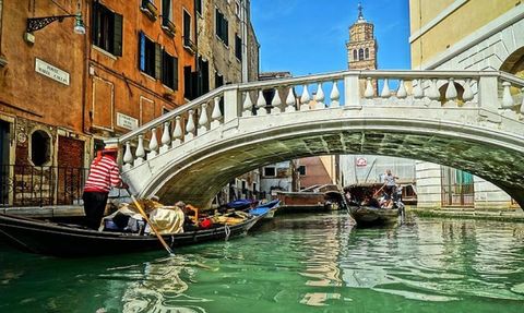 Turistlerden Bıktılar: Lütfen Artık Gelmeyin!