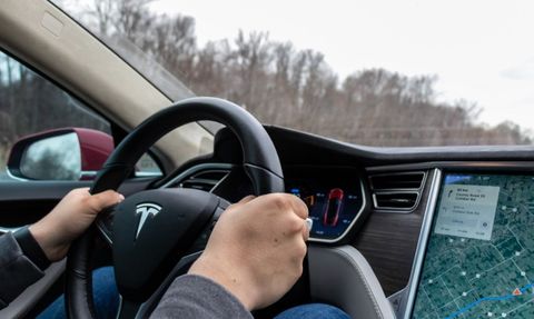 Tesla Direksiyon Problemleri NHTSA Soruşturmasında