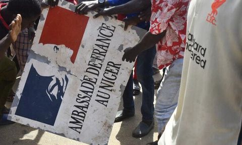 France 24 ve RFI Yayınlarının Kesilmesi Kınandı