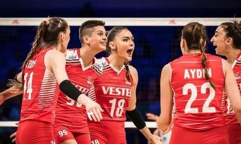 A Milli Kadın Voleybol Takımı Tarihi Başarıya İmza Attı