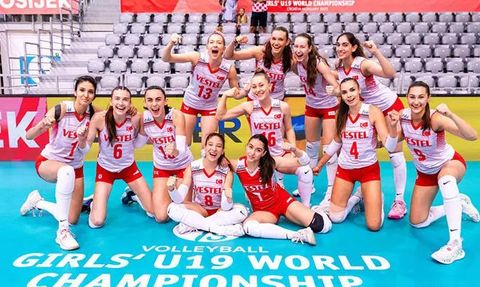 Türkiye, Almanya'yı Mağlup Etti ve Grup Liderliğini Sürdürdü