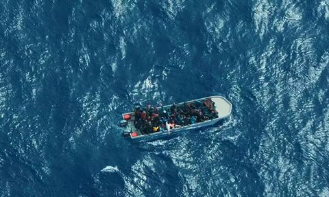 Tunus'un Kerkennah Adası Açıklarında Göçmen Teknesi Battı