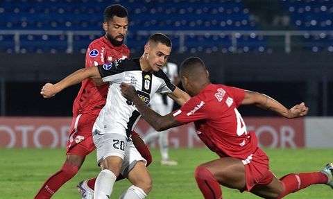 Napoli, Bragantino'nun stoperi Natan'ı transfer etti