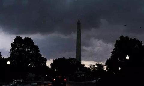 ABD'nin Doğu Kıyısı Fırtınalarla Sarsıldı