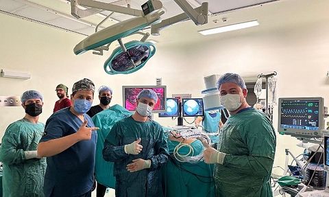 Erzurum Şehir Hastanesi'nde Kapalı Yöntemle Vida Çıkarıldı