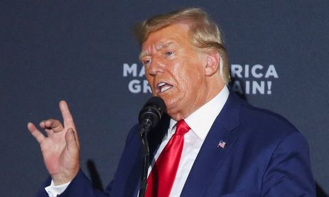 Donald Trump, LGBT'lilerin Amerikan Ordusuna Katılmasını Reddediyor ve Üçüncü Dünya Savaşı İhtimalini Önlemeye Söz Veriyor