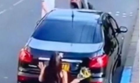 Adam, Gizli Sevgilisini Arabanın Bagajına Saklayarak Kız Arkadaşını Çiçeklerle Oyaladı