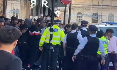 Londra'da Yağma ve Hırsızlık Çağrılarına Tepki: 9 Kişi Gözaltına Alındı