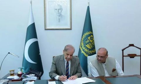 Pakistan'da Geçici Hükümetin Başbakanı Belli Oldu