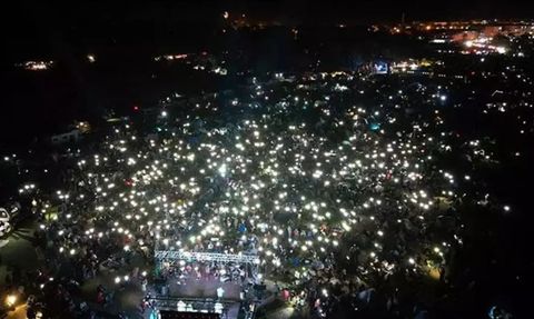 Karacabey'de Binlerce Kişi Perseid Meteor Yağmurunu İzledi