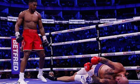 Anthony Joshua, Robert Helenius'u Nakavtla Mağlup Etti