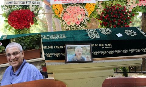 Yaşar Kemal'in Oğlu Raşit Gökçeli Son Yolculuğuna Uğurlandı