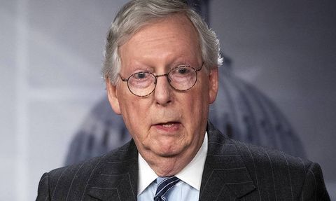 ABD Senatosundaki Cumhuriyetçilerin Lideri Mitch McConnell Basın Mensuplarının Sorularını Cevaplarken Dondu