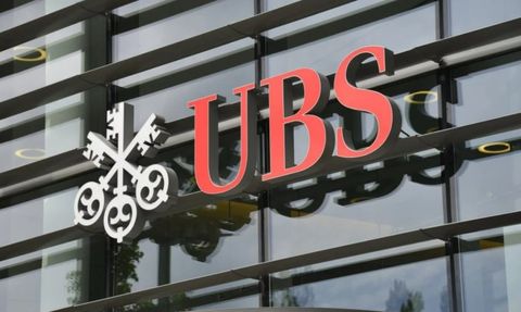 UBS Grup AG, Credit Suisse'i Devraldıktan Sonra İşten Çıkarmaları Planlıyor