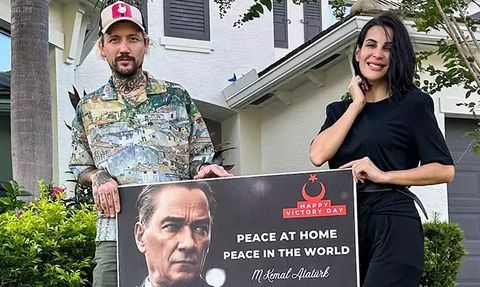 ABD'de yaşayan Türk fenomen evinin bahçesine Atatürk bölümü yaptı