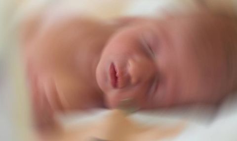 Yenidoğan Bebeğini Çöp Kutusuna Atmıştı! Bebek Anneye Geri Verildi...