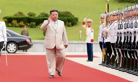 Kuzey Kore Lideri Kim Jong-un'un Balıkçı Sandaleti Tercihi