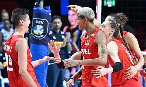 A Milli Kadın Voleybol Takımı'nın Final Maçının Taksim Meydanı'nda Yayınlanmasına İzin Çıkmadı