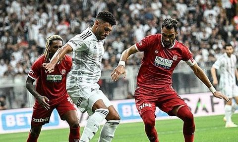 Dinamo Kiev ile oynanan karşılaşmada Chamberlain'in performansı alkış aldı