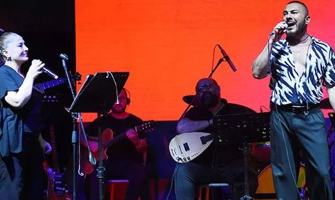 Rober Hatemo'nun Çeşme Konserinde Gergin Anlar