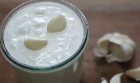 Sonbaharda Enfeksiyonlara Karşı Sarımsak Sütü Tarifi