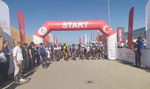 Van'da Uluslararası Bisiklet Turu Başladı