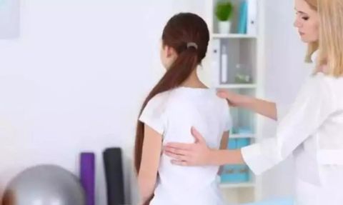 Skolyoz Nedir ve Nasıl Tedavi Edilir?