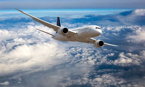 Avrupa'da Bir Uçakta Tuvalette Cinsel İlişki Yaşandı