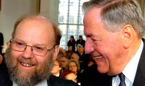 İngiliz Bilim İnsanı Dolly'i Klonlayan İlk Hayvanı Klonlama Tekniklerini Geliştiren İnsan Hayatını Kaybetti