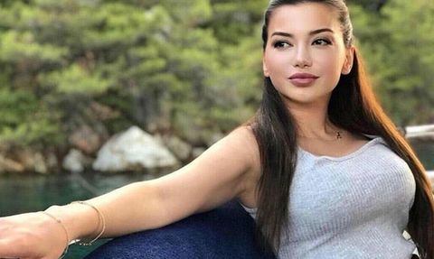 Ünlü Psikolog Esra Ezmeci, Sosyal Medya Takipçilerine İlginç Soru ve İtiraflarla Yanıt Verdi