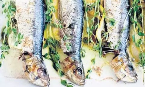 Fransa'da Sardalya Zehirlenmesi: Bir Kadın Hayatını Kaybetti, En Az Sekiz Kişi Hastaneye Kaldırıldı