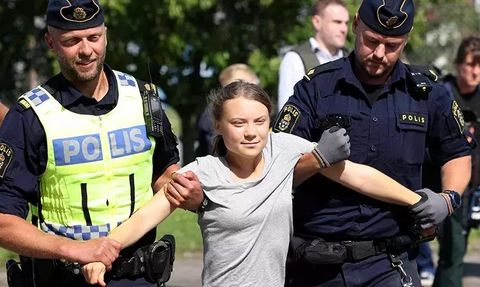 Çevre Aktivisti Greta Thunberg İkinci Kez Gözaltına Alındı