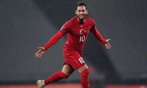 Hakan Çalhanoğlu, Benfica maçı öncesi konuştu: 'Geçen sene final oynamak güzeldi'