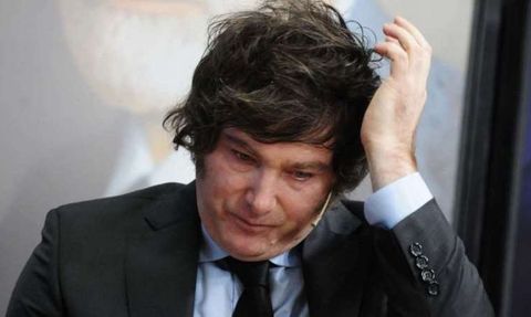 Arjantin'de Cumhurbaşkanı Adayı Milei, Ekonomi Politikalarını Eleştiriyor