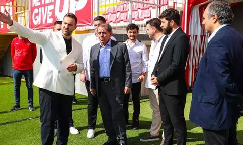 Galatasaray Başkanı Dursun Özbek Ümraniyespor Tesislerini Ziyaret Etti