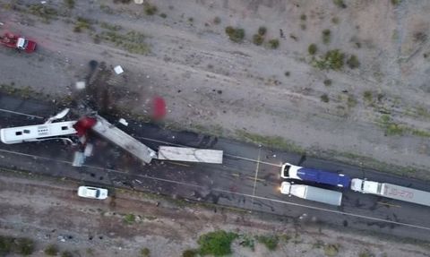 Meksika'da Göçmenleri Taşıyan Otobüsün Devrilmesi Sonucu 18 Kişi Hayatını Kaybetti