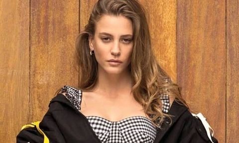 Serenay Sarıkaya'nın Annesi ve Cansu Tosun'un Babası Arasındaki Yasak Aşk Gündemi Sarsıyor