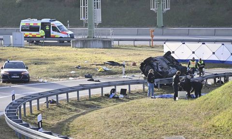 Almanya'da Göçmenleri Taşıyan Minibüsün Kaza Yapması Sonucu 7 Kişi Hayatını Kaybetti