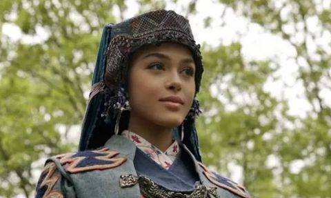 Kuruluş Osman Oyuncularının Güzelliğiyle Dikkat Çeken Anneleri