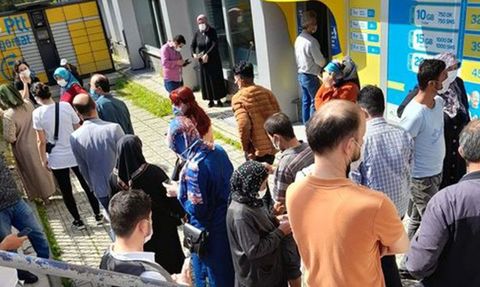 PTT Emeklilere Yeni Kredi Kampanyası İle Nakit İhtiyaçlarını Karşılıyor