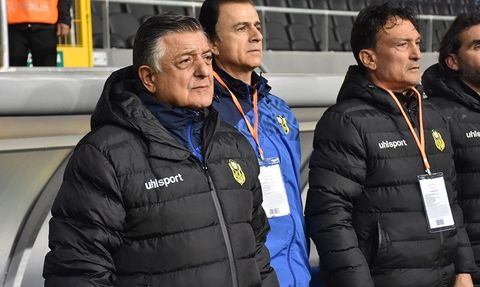 Menemen FK, Yılmaz Vural ile Teknik Direktörlük Anlaşması Yaptı