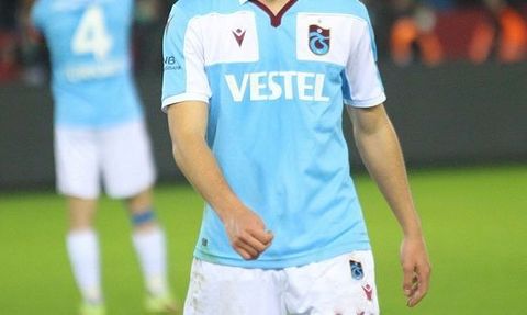 Fenerbahçe Ara Transfer Döneminde Stoper Mevkisine Takviye Düşünüyor