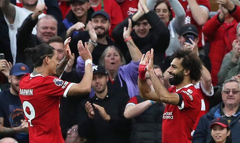 Premier Lig'de Liverpool ve Aston Villa galibiyetle ayrıldı