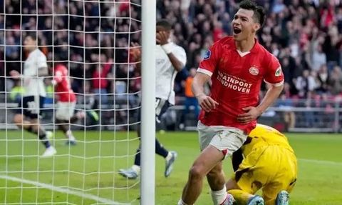 PSV Eindhoven, Ajax'ı 5-2 mağlup etti