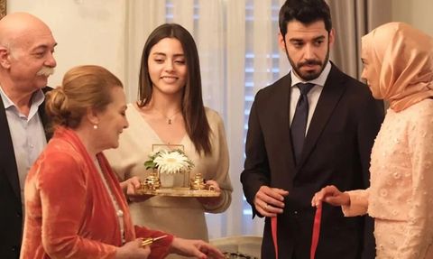 Kızılcık Şerbeti'nin Sönmez'i Aliye Uzunatağan'ın Kızı